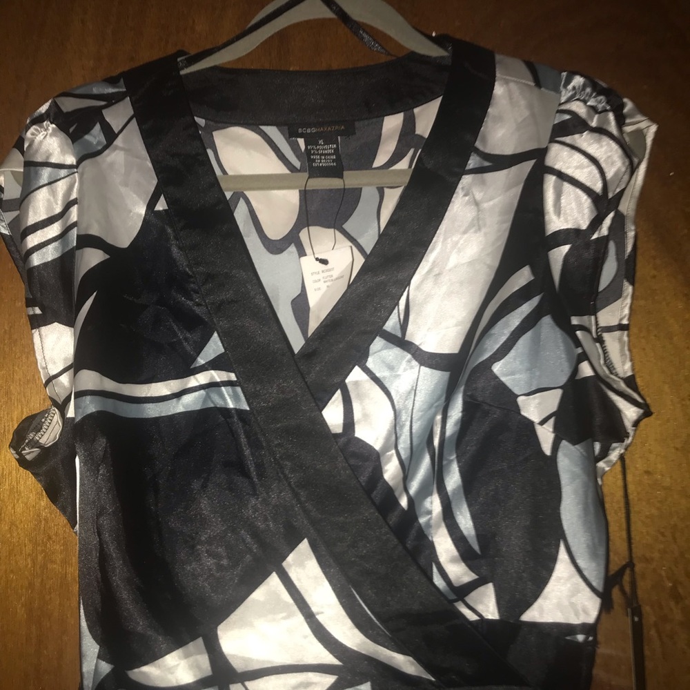 Blouse - Picture 2 of 3